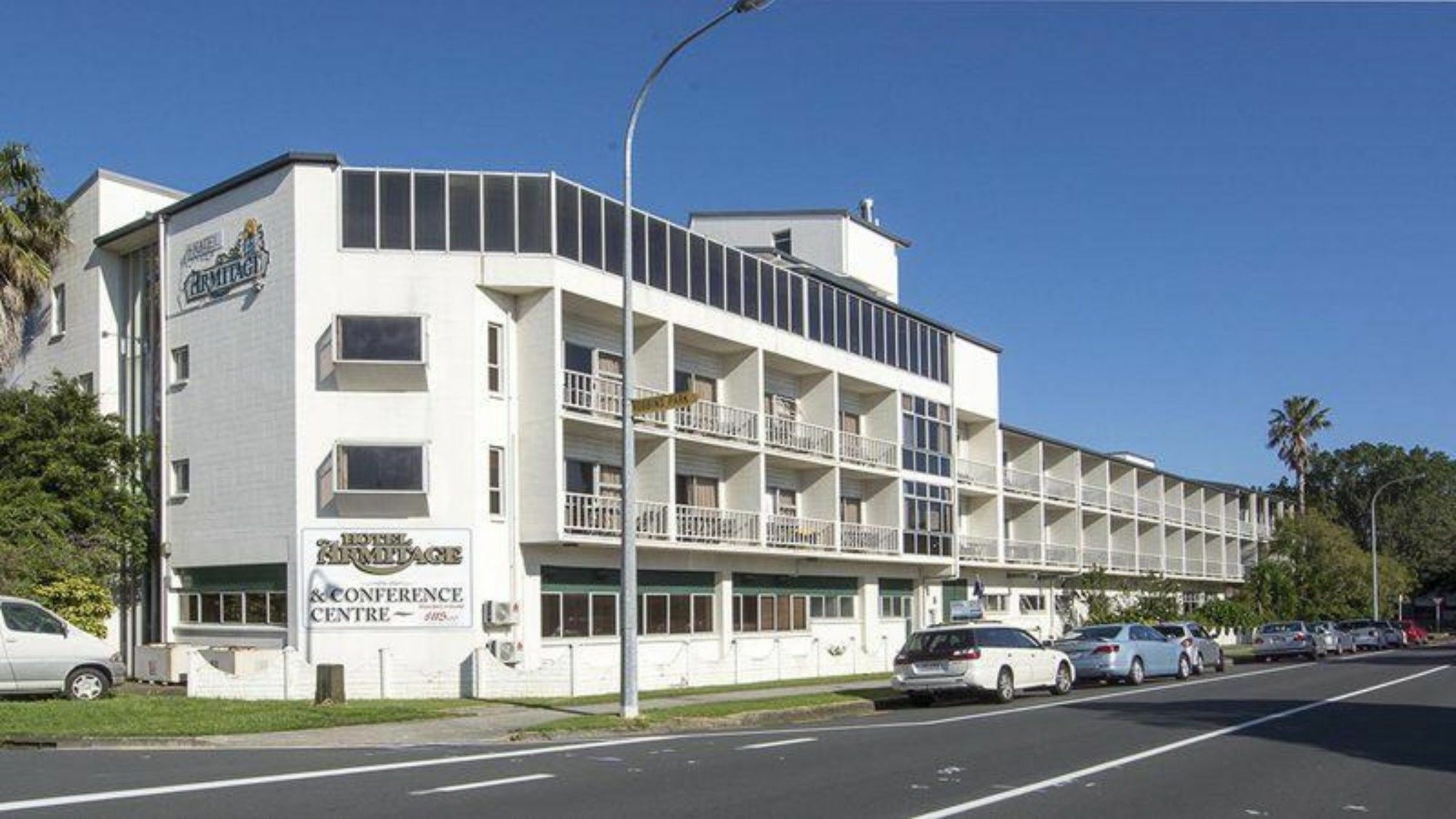 Armitage And Conference Centre Hotel